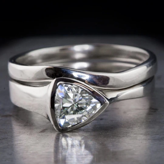 Bague en argent stratifiée avec zirconia vintage