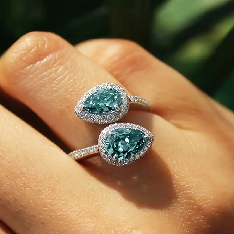 Bague à pendentif en zircon bleu ouvert