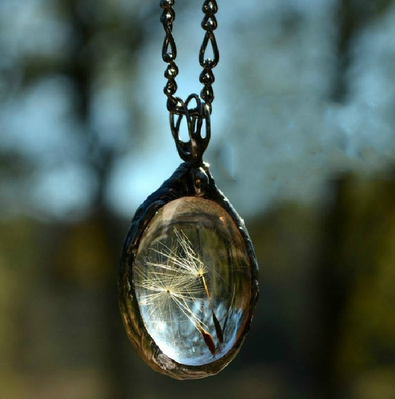 Collier en verre vintage