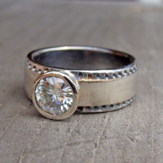Bague en argent vintage à incrustations de verre blanc