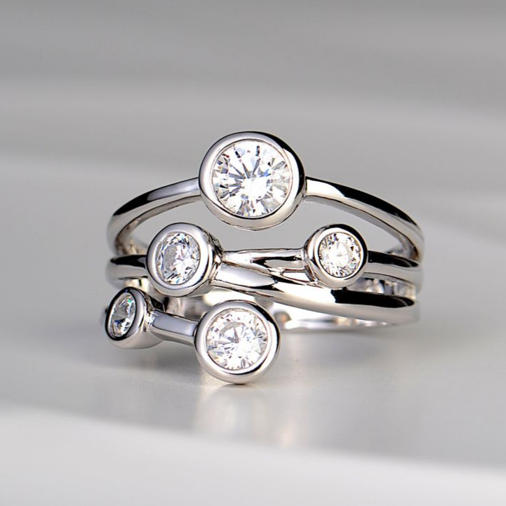Bague en argent vintage plaqué avec couches et zirconium