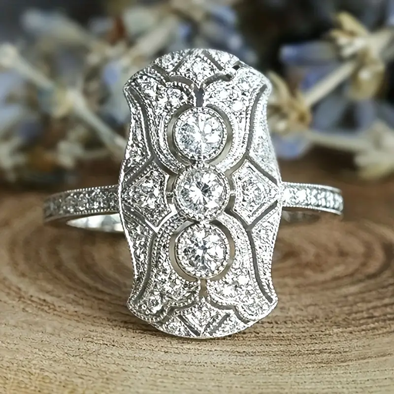 Bague en argent vintage avec zirconia brillante