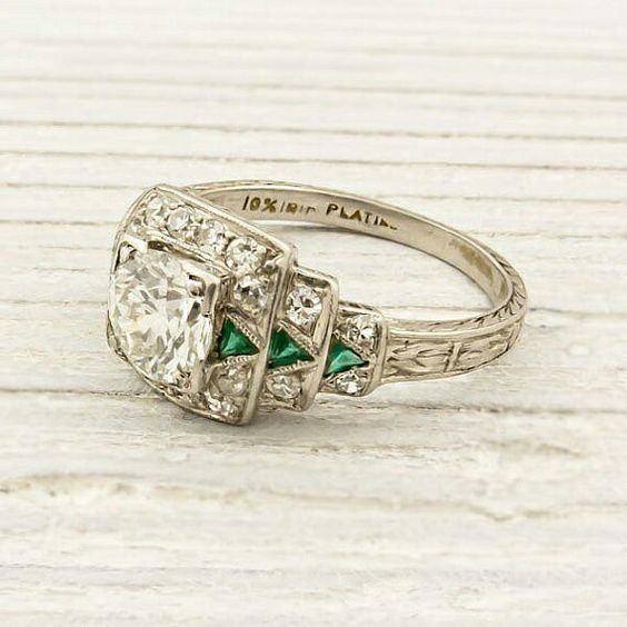 Bague en argent vintage avec cristal et zircone verte
