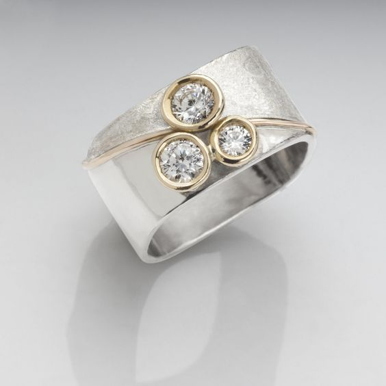 Bague Vintage Carrée en Argent et Zircone