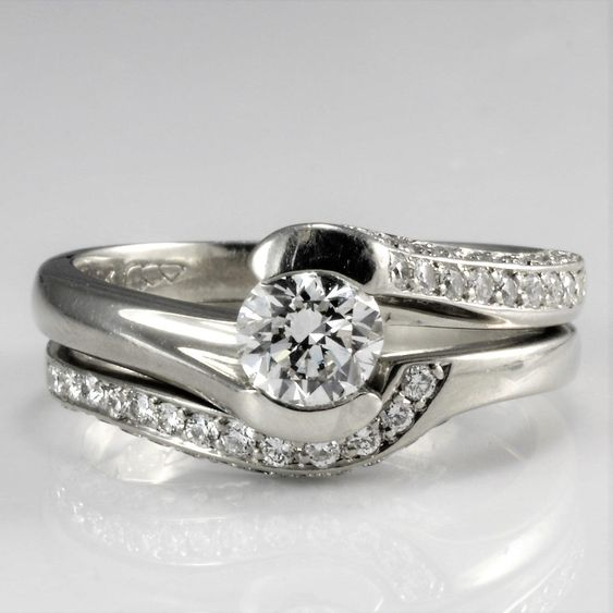 Bague en argent vintage incrustée de zirconia