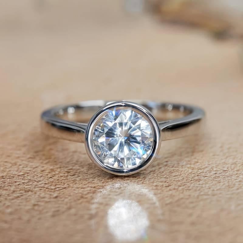 Bague en argent vintage avec verre incrusté arrondi
