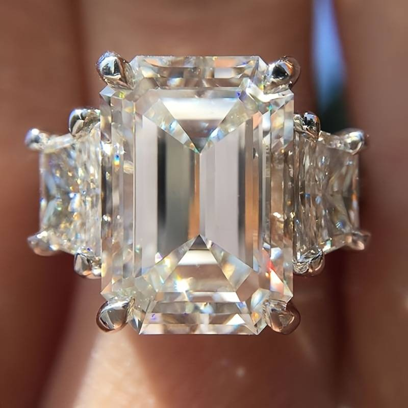 Bague en verre blanc vintage