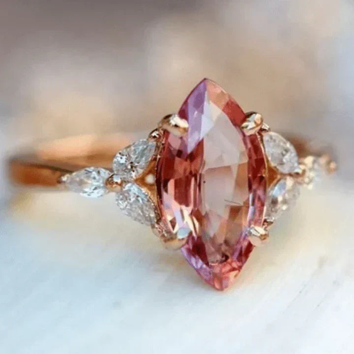 Bague en verre rose vintage