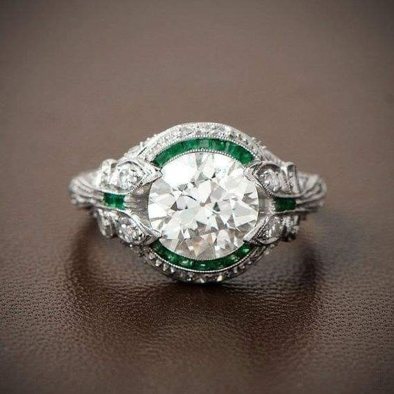 Bague en verre vert vintage avec zircone blanche