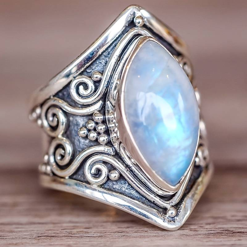 Bague en argent avec opale blanche ovale vintage
