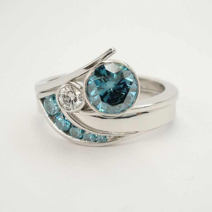 Bague en argent avec zircon bleu vintage