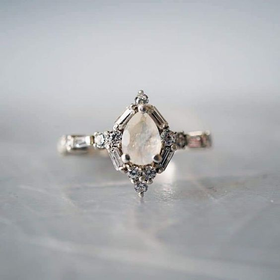 Bague en pierre de lune vintage Étoile de lumière