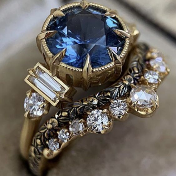 Bague élégante en verre rond bleu vintage