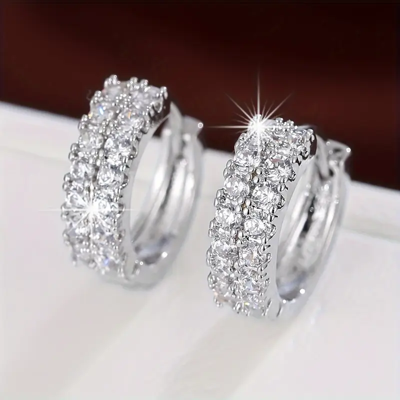 Boucles d'oreilles à clous en argent brillant