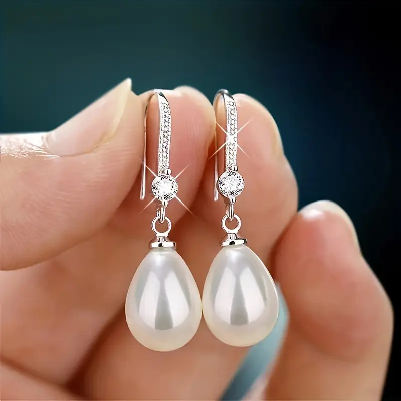 Boucles d'oreilles en perle en forme de goutte d'eau dorée en zirconium