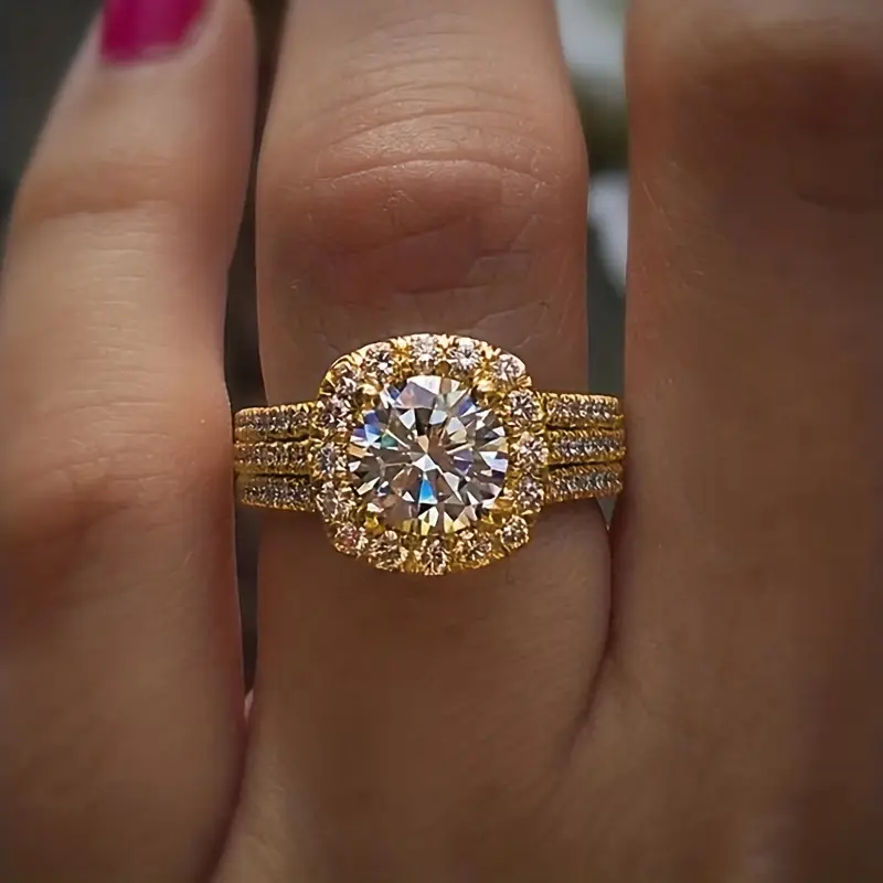 Bague en or avec zirconium élégante en plusieurs couches
