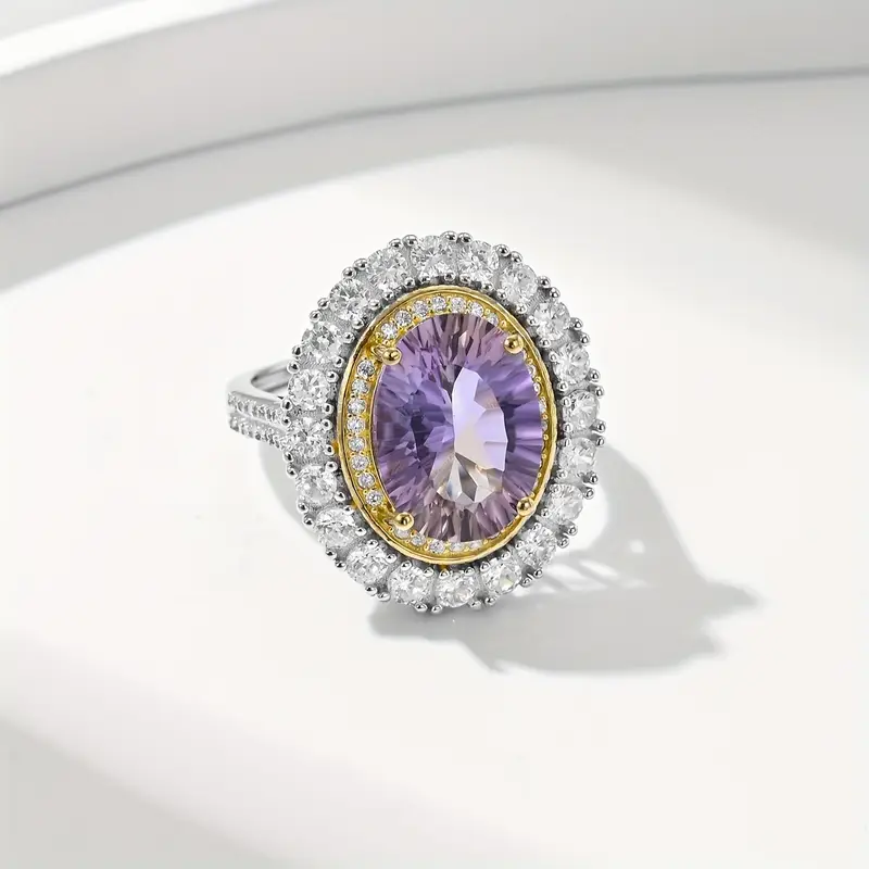 Bague en argent avec zirconium violet rond
