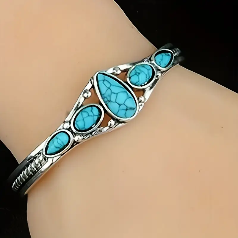 bracelet en argent avec pierre d'opale bleue