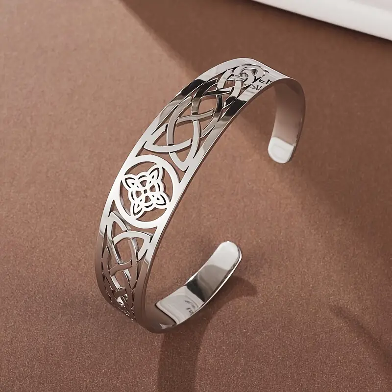 Bracelet creux en argent ouvert