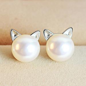 Boucles d'oreilles Élégantes avec des Chatons, Perles Cultivées et Argent