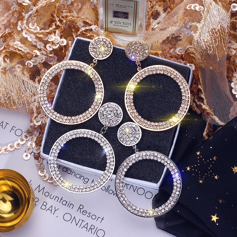 Boucles d'oreilles élégantes en zirconia en or et argent