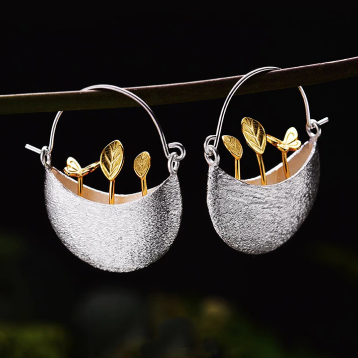 Boucles d'oreilles en or plaqué en forme de panier floral