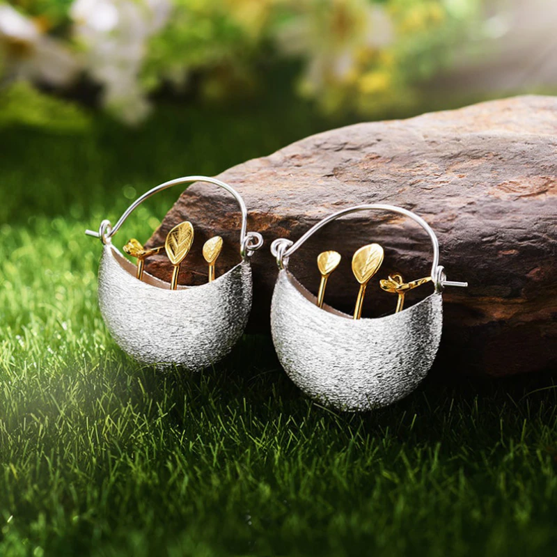 Boucles d'oreilles en or plaqué en forme de panier floral