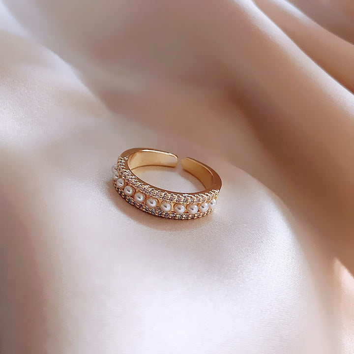 Bague en or et perles de luxe
