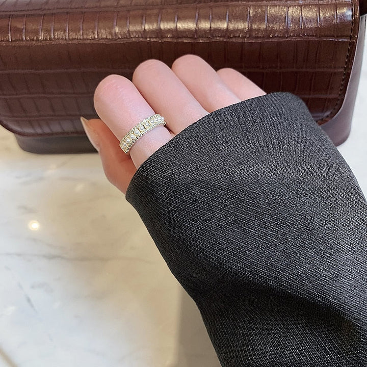 Bague en or et perles de luxe