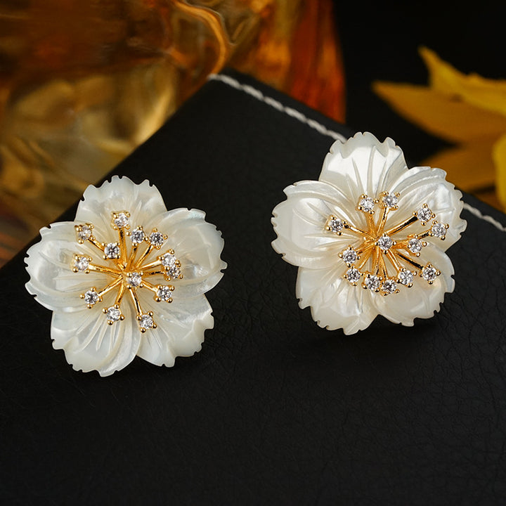 Boucles d'oreilles perle blanche Blossom
