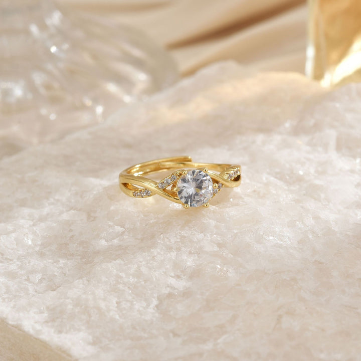Bague Élégante en Or Doré Brillant