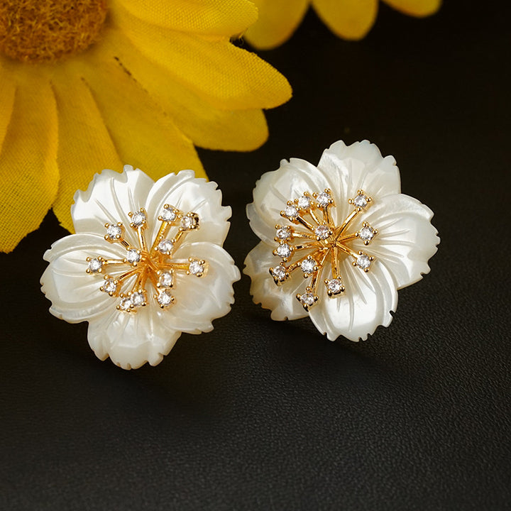 Boucles d'oreilles perle blanche Blossom