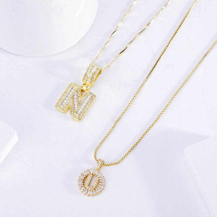 Collier initial en lettre en moissanite en argent