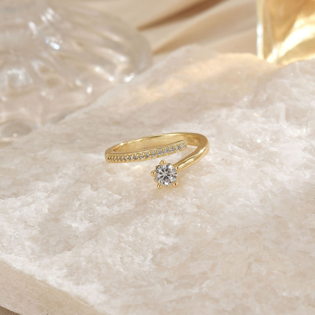 Bague Élégante en Or Doré Brillant