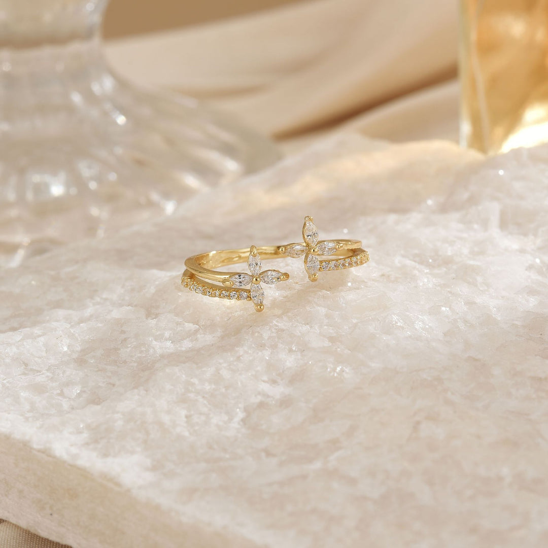 Bague Élégante en Or Doré Brillant