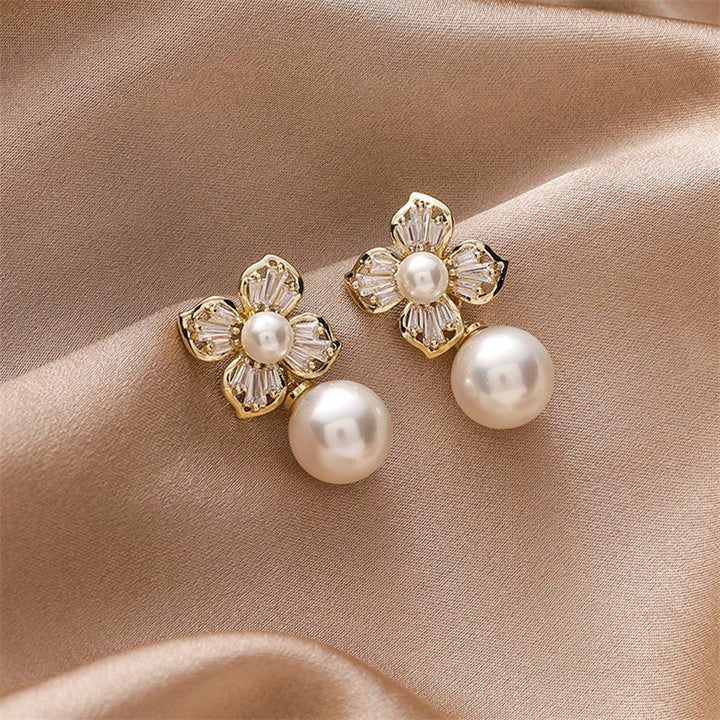 Boucles d'oreilles en perles et fleurs en cristal