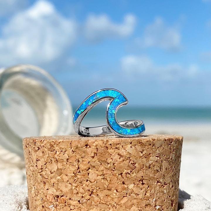 Bague en argent et opale d'écume de mer