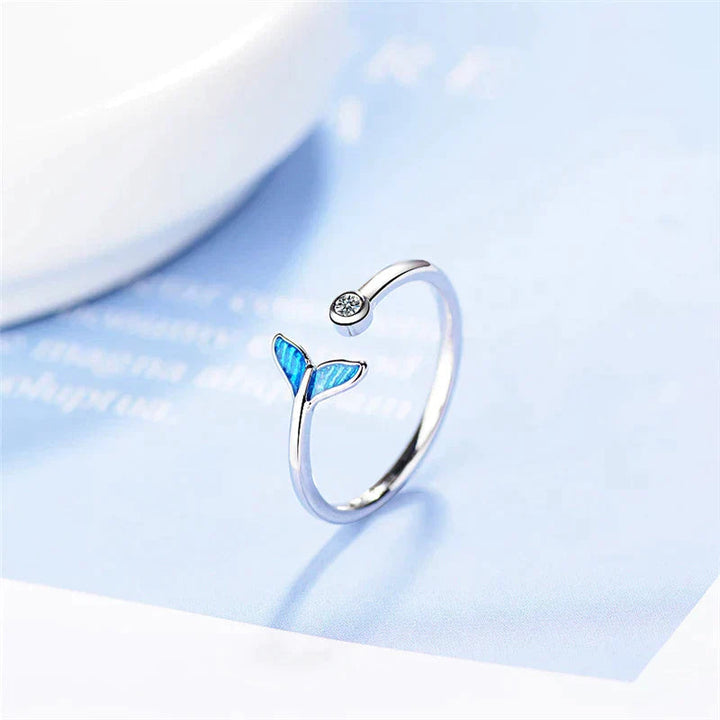 Bague en argent avec queue de baleine et zirconium