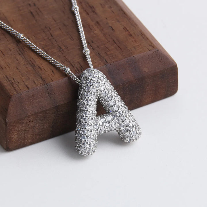 Collier initial en lettres bulles en argent