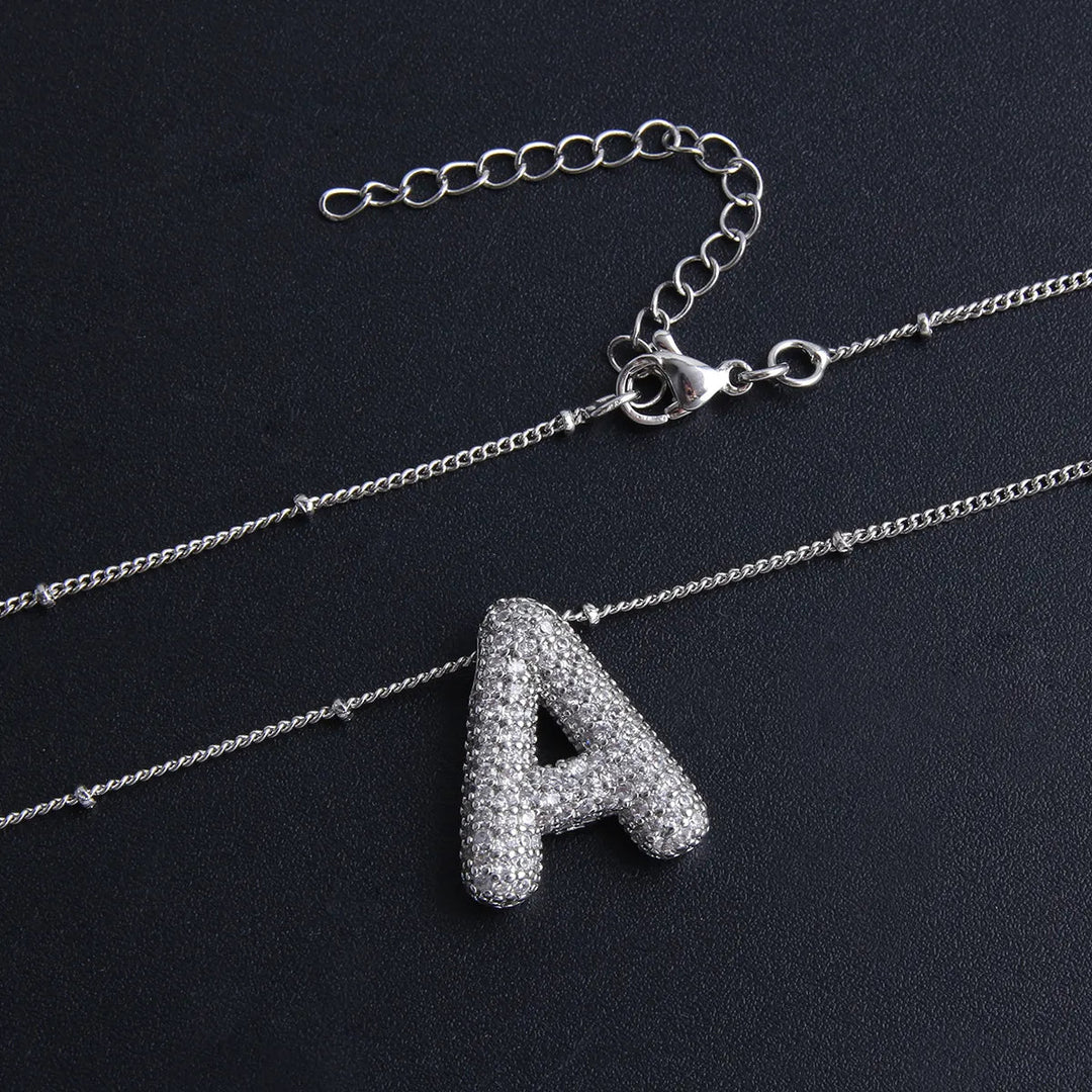 Collier initial en lettres bulles en argent