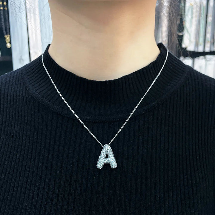 Collier initial en lettres bulles en argent