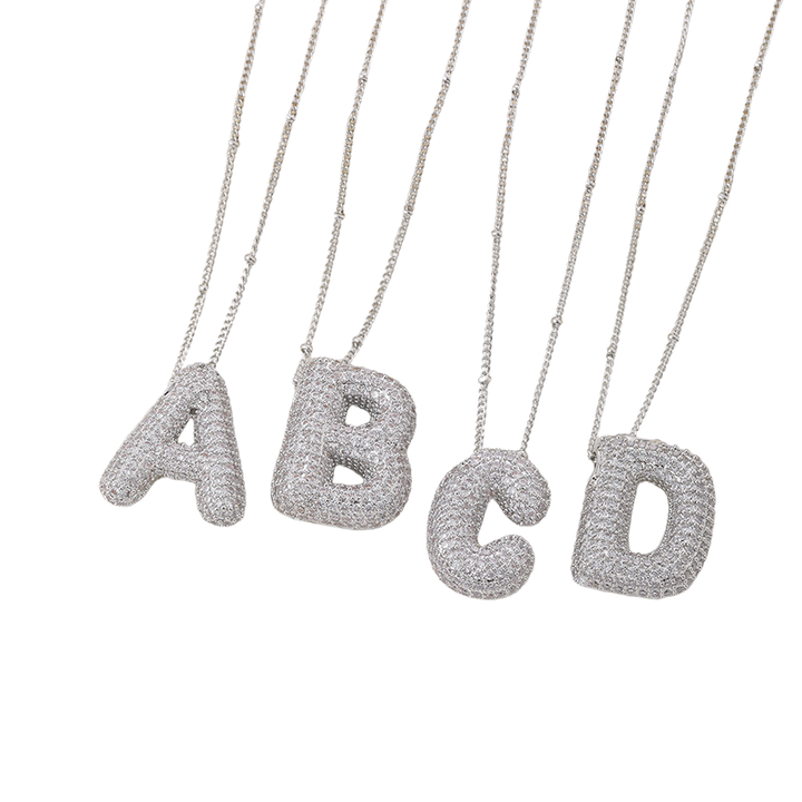 Collier initial en lettres bulles en argent