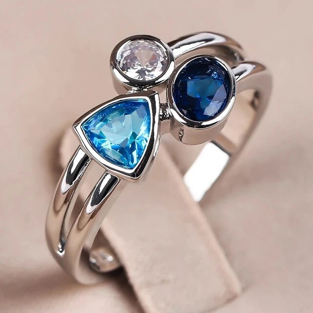 Bague en cristal incrusté bleu vintage