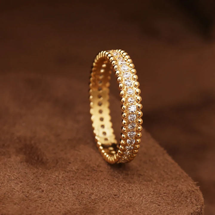 Bague en zircone incrustée vintage