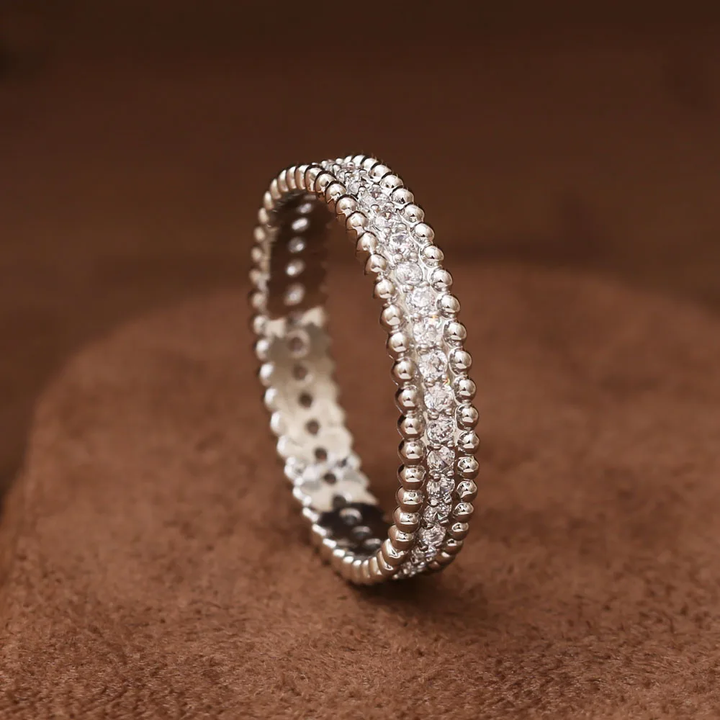 Bague en zircone incrustée vintage