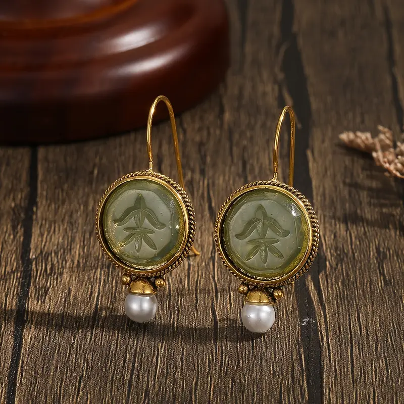 Boucles d'oreilles en pierre verte ronde vintage perchée