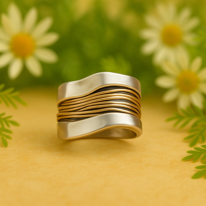 Bague à fils d'argent doré