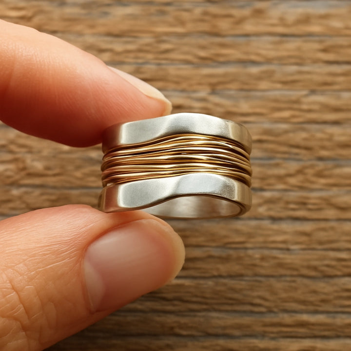 Bague à fils d'argent doré