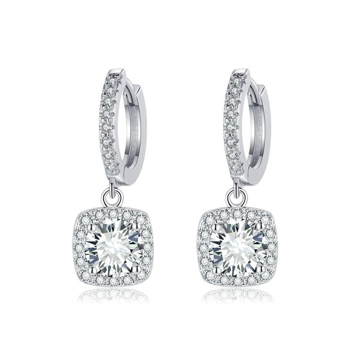 Boucles d'oreilles pendantes en argent avec halo carré et moissanite
